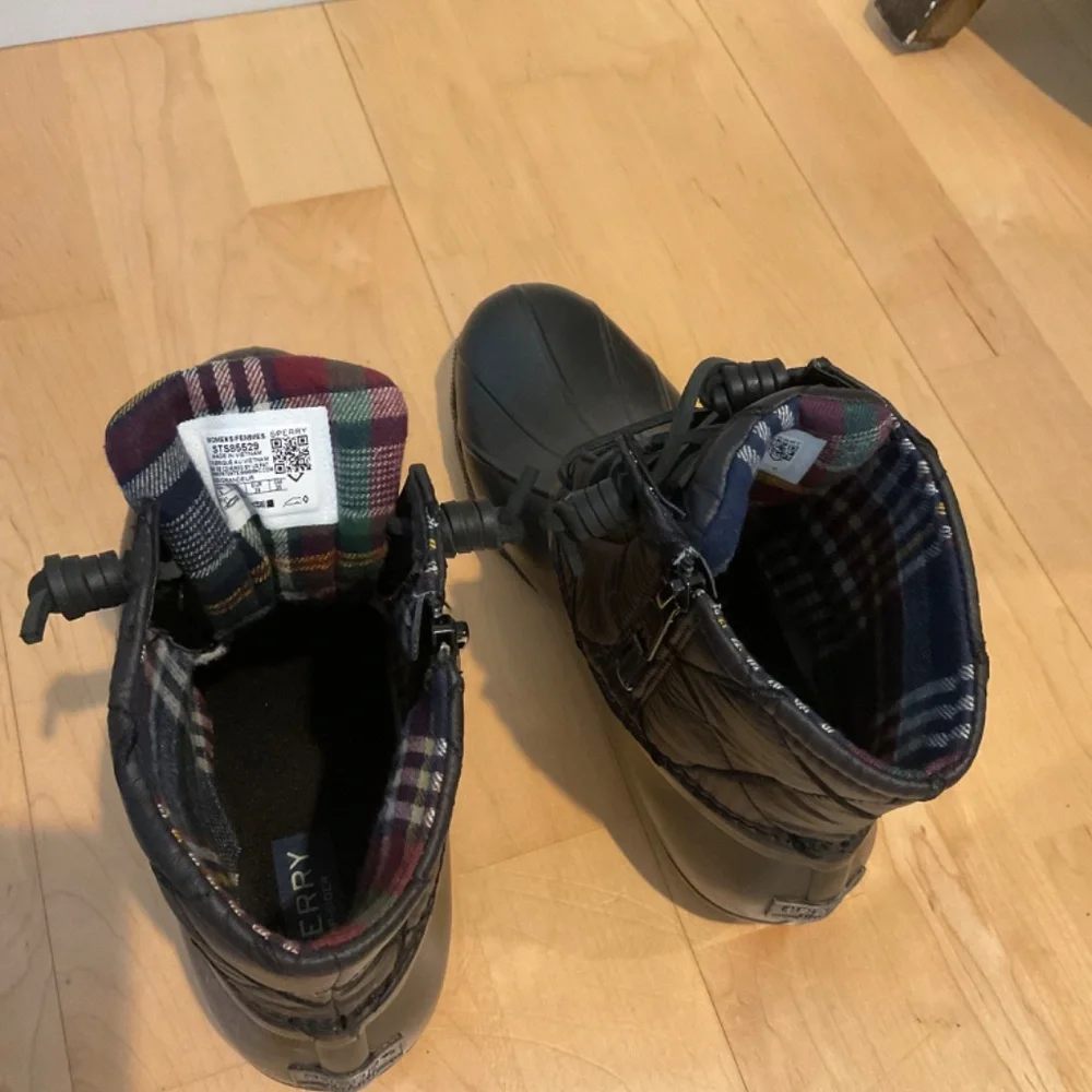 Sherry rain boots - Picture 2 of 4